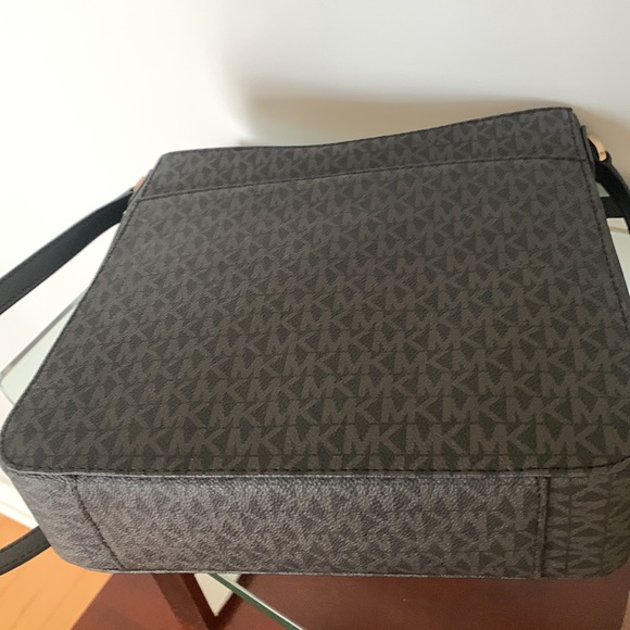 NWT Michael Kors Jet Set Large Messenger Bag - Picture 4 of 9